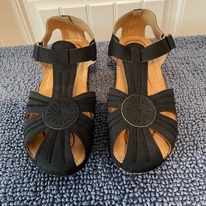 Sandals Unworn Black Size 10 NWOT